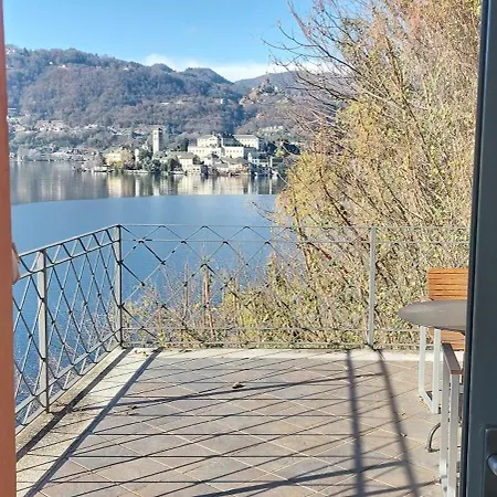 Casa Sul Orta Apartment *