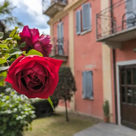 Casa Sul Orta アパート