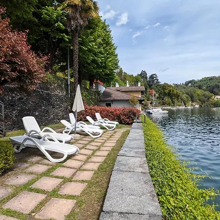 Casa Sul Orta アパート オルタ・サン・ジューリオ