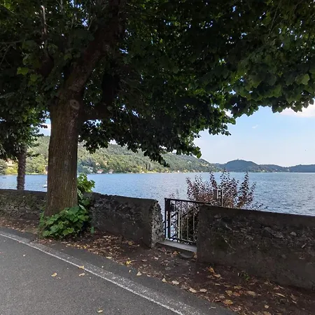 Casa Sul Lago Orta Apartment