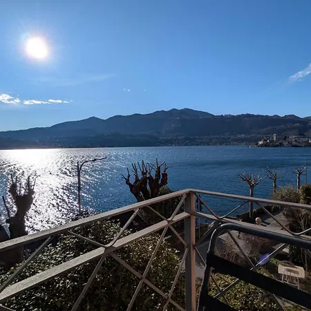Casa Sul Orta アパート